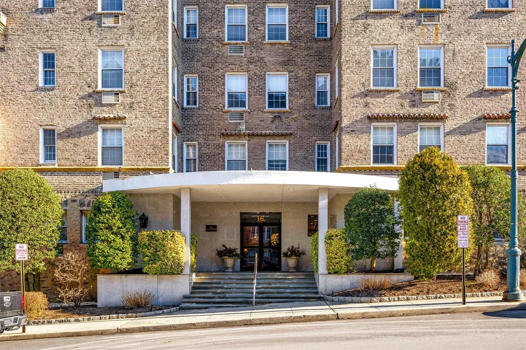 16 N Chatsworth Avenue Larchmont NY 10538