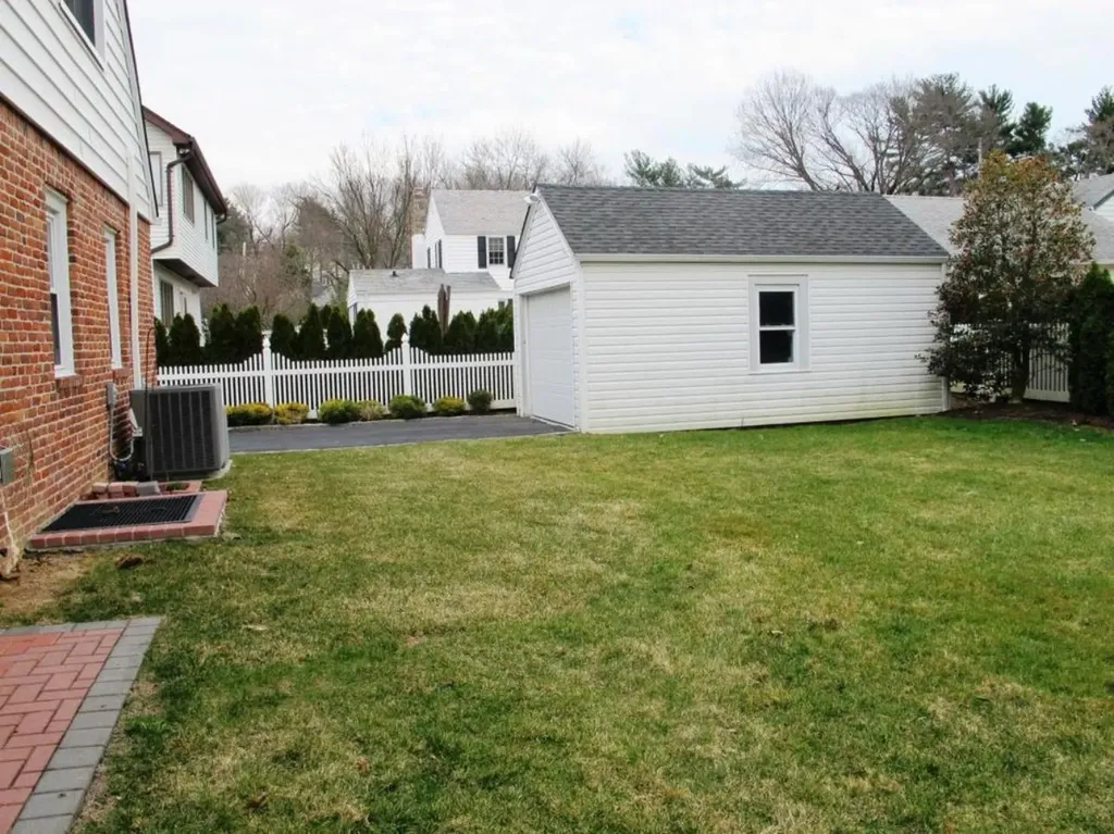 152 Webster Avenue Manhasset NY 11030