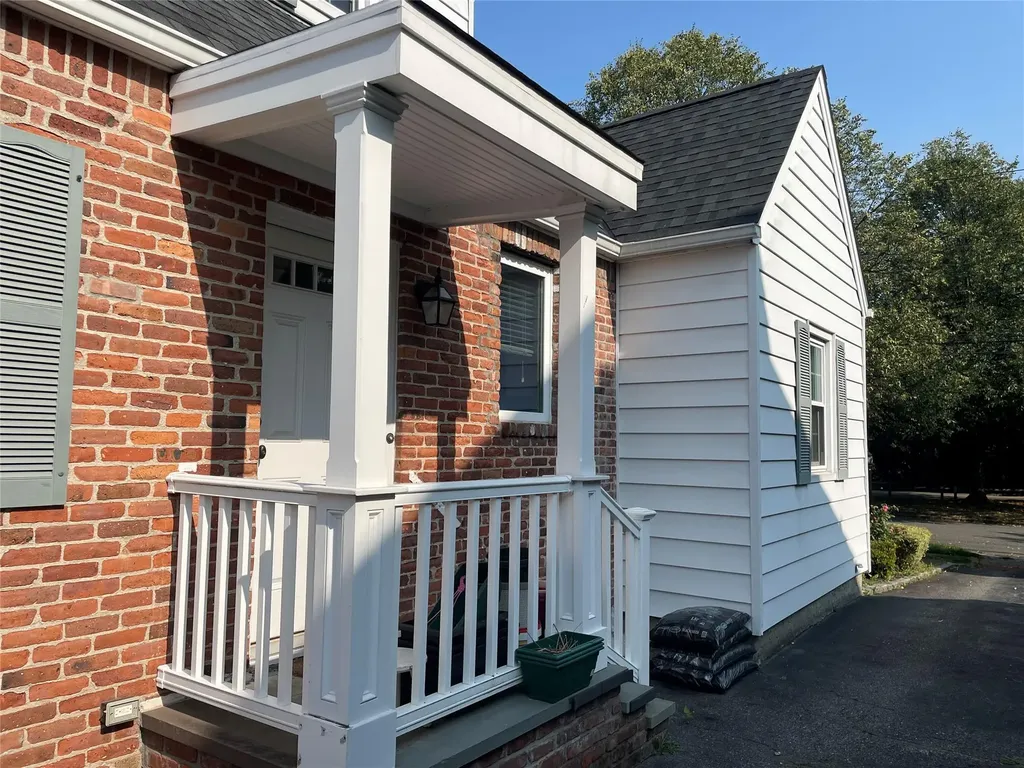 152 Webster Avenue Manhasset NY 11030