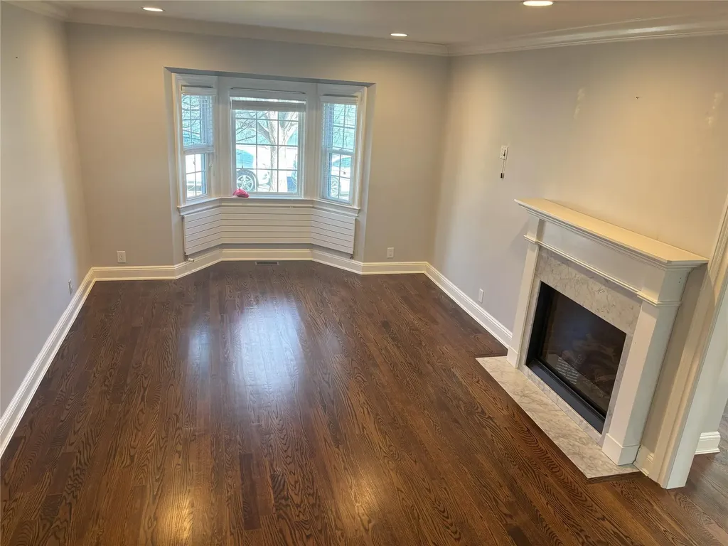152 Webster Avenue Manhasset NY 11030