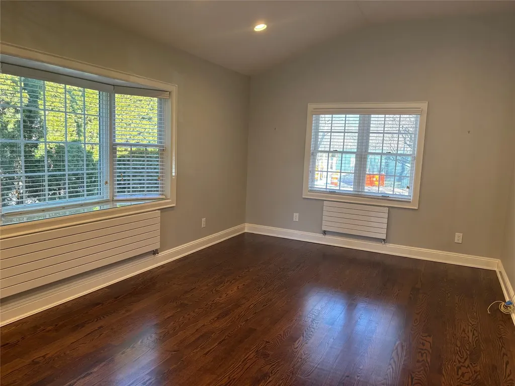 152 Webster Avenue Manhasset NY 11030