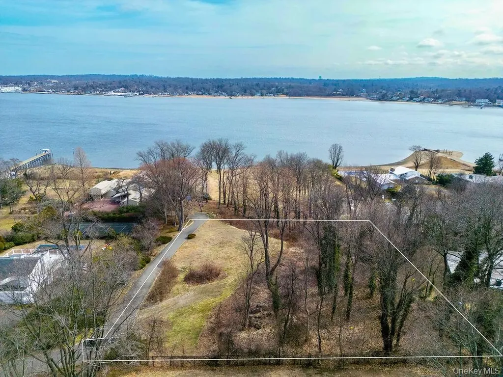 36 Pheasant Run Lane Great Neck NY 11024