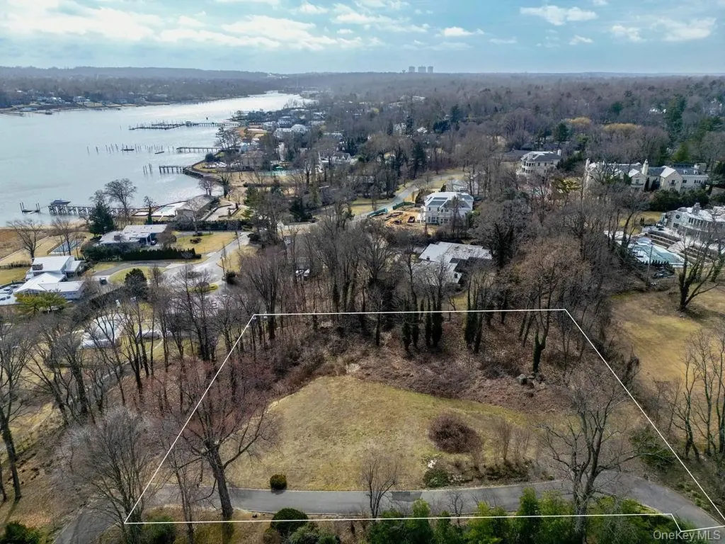 36 Pheasant Run Lane Great Neck NY 11024