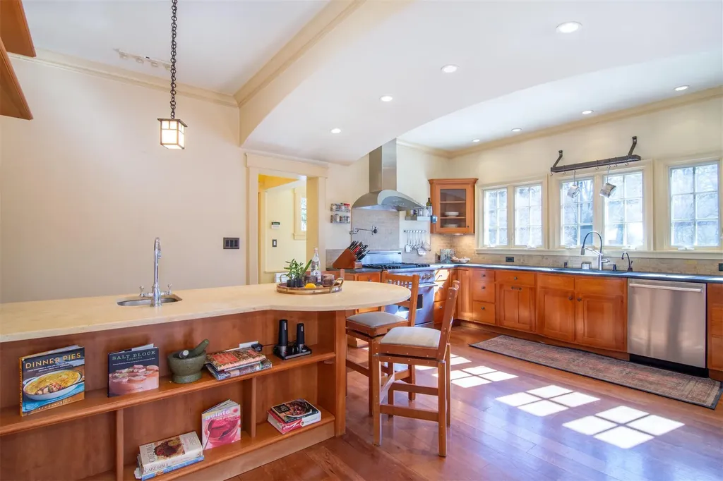 400 Highbrook Avenue Pelham NY 10803