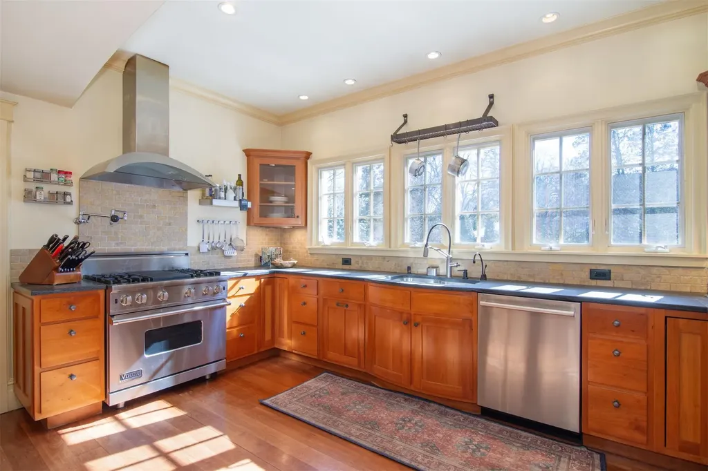 400 Highbrook Avenue Pelham NY 10803