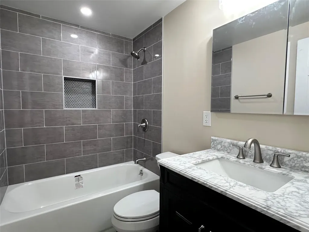 1073 Sipp Avenue Medford NY 11763