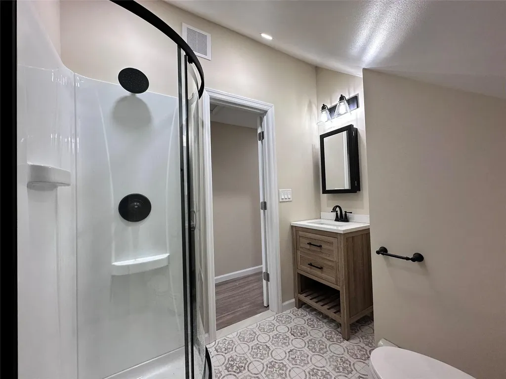 1073 Sipp Avenue Medford NY 11763