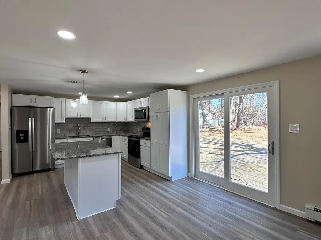 1073 Sipp Avenue Medford NY 11763