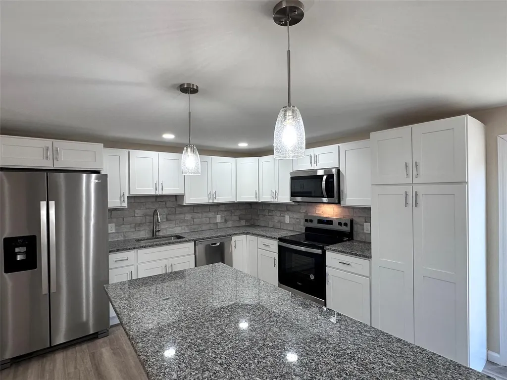 1073 Sipp Avenue Medford NY 11763