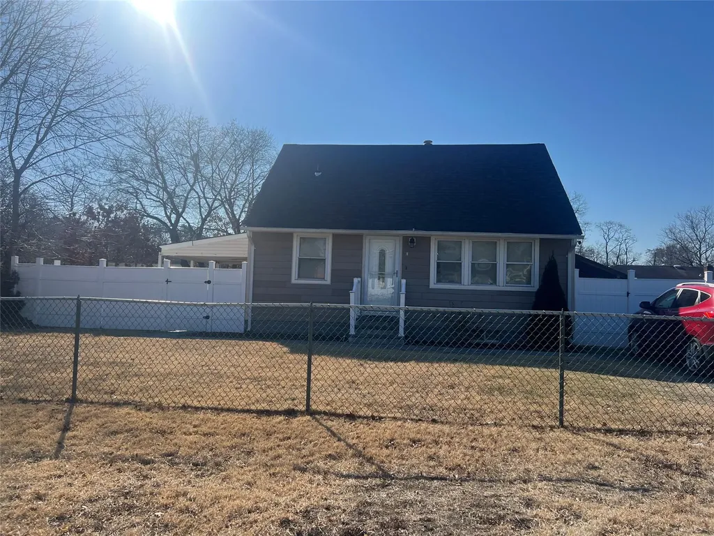 58 E Walnut Street Central Islip NY 11722