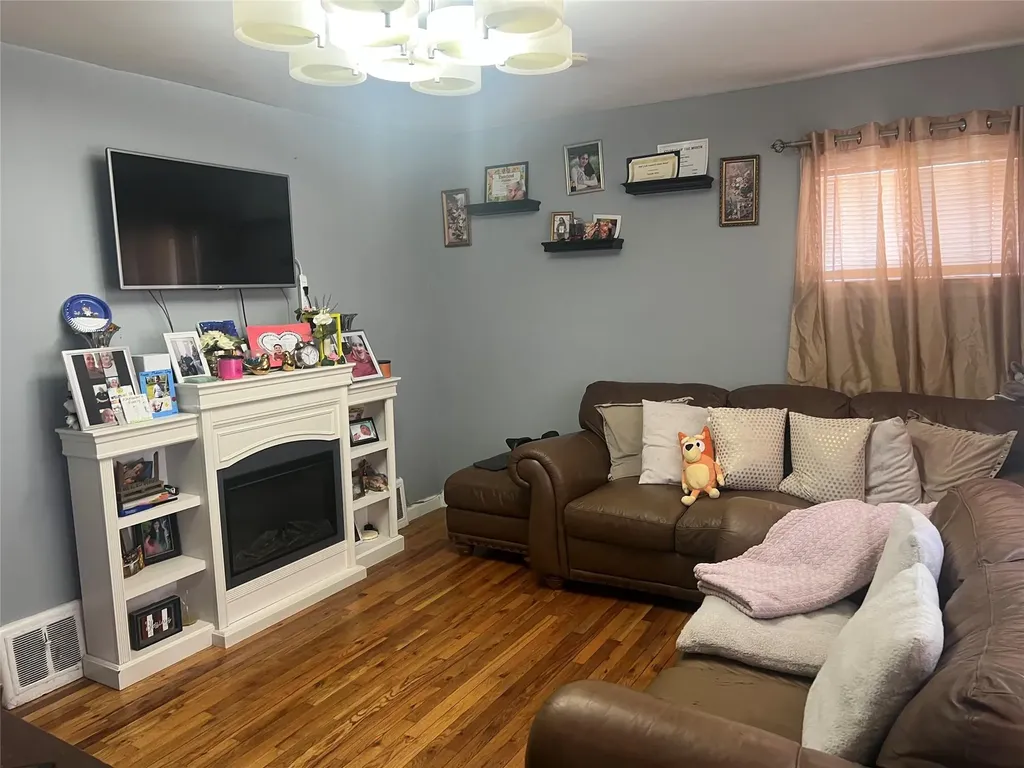 58 E Walnut Street Central Islip NY 11722