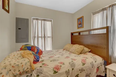 34 Hemlock Street Wyandanch NY 11798