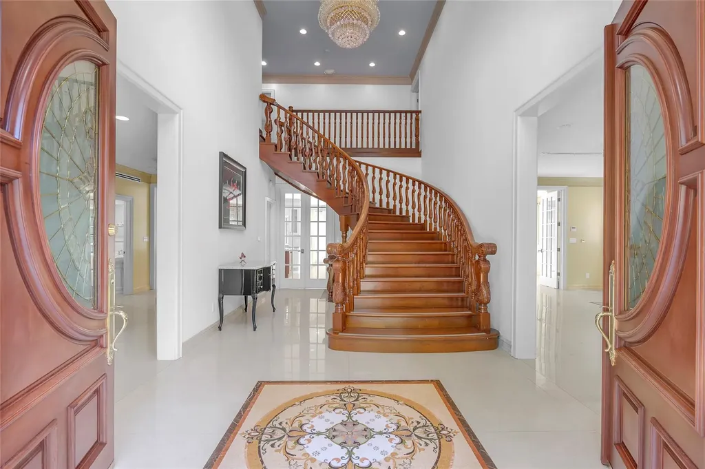 8 Chanticlare Drive Manhasset NY 11030