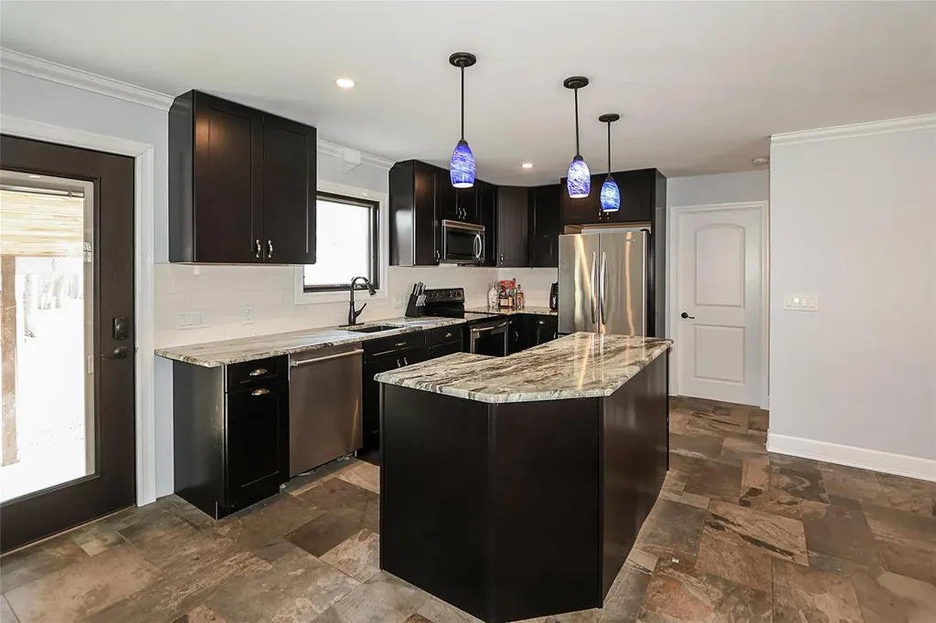 21 Peconic Road Ridge NY 11961
