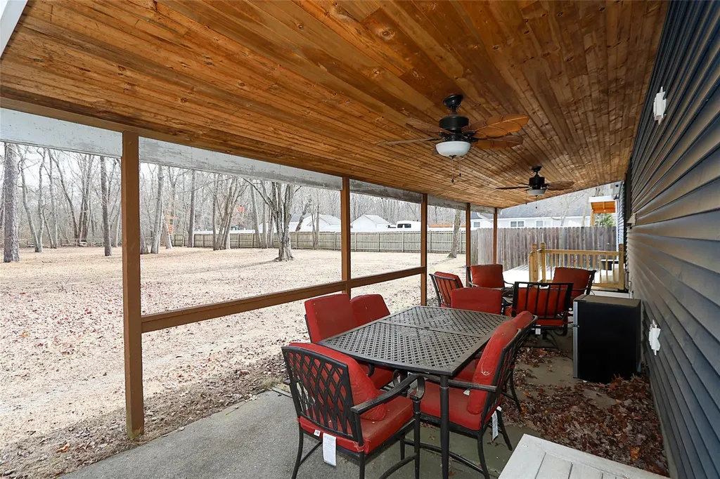 21 Peconic Road Ridge NY 11961