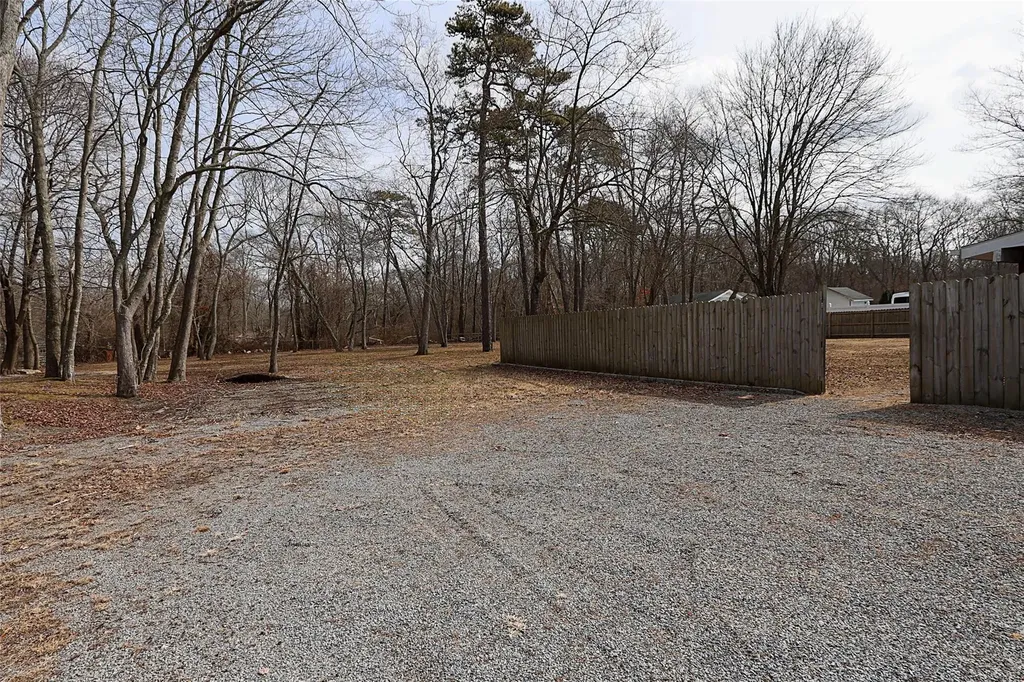 21 Peconic Road Ridge NY 11961