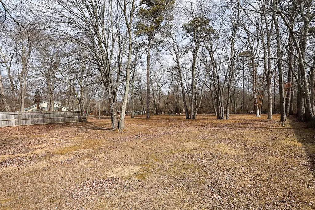 21 Peconic Road Ridge NY 11961