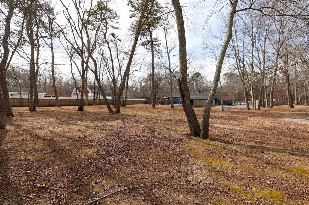 21 Peconic Road Ridge NY 11961