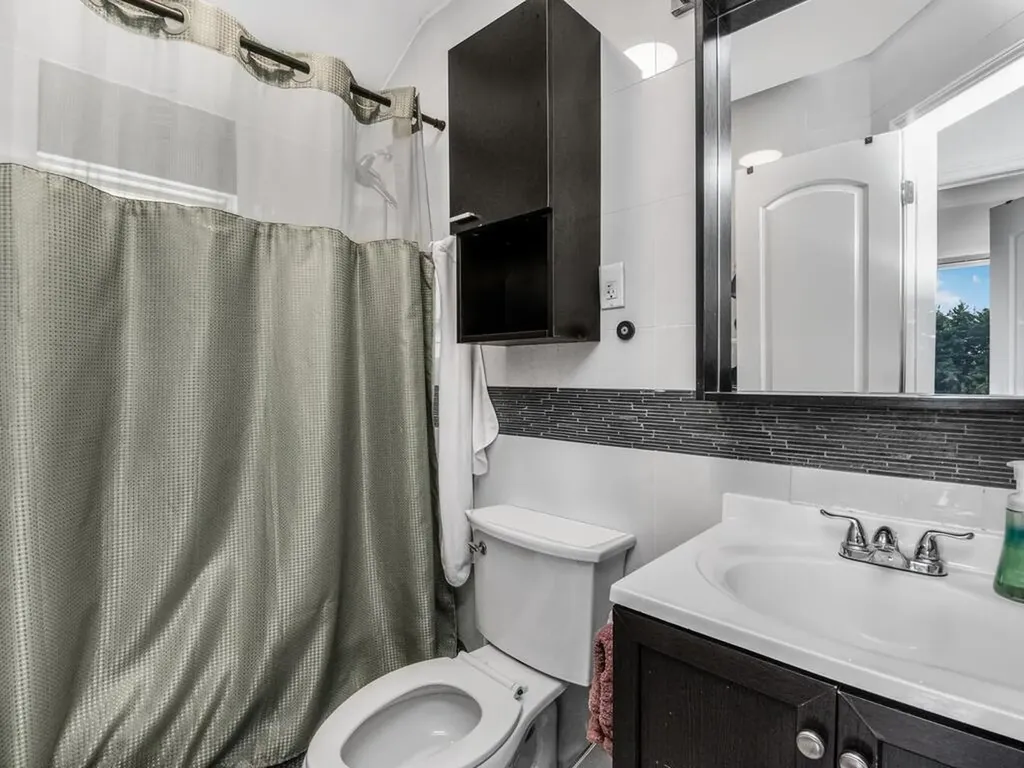 239 Hosmer Avenue Bronx NY 10465