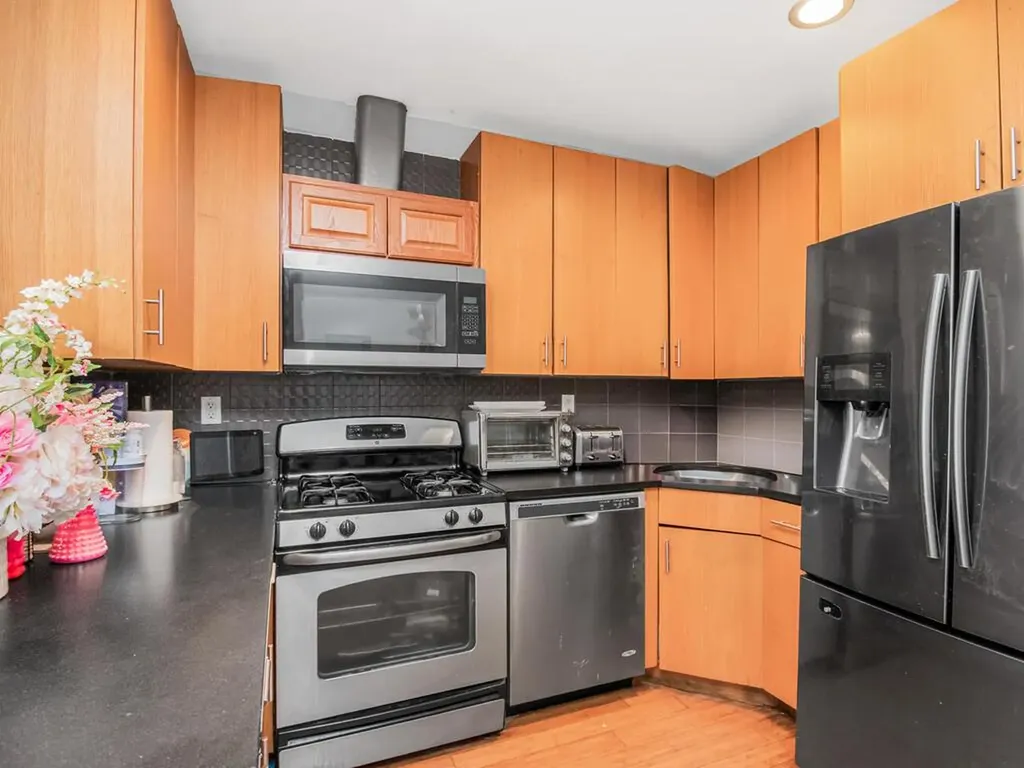 239 Hosmer Avenue Bronx NY 10465