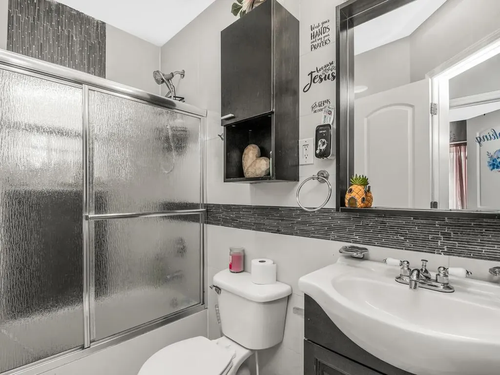 239 Hosmer Avenue Bronx NY 10465