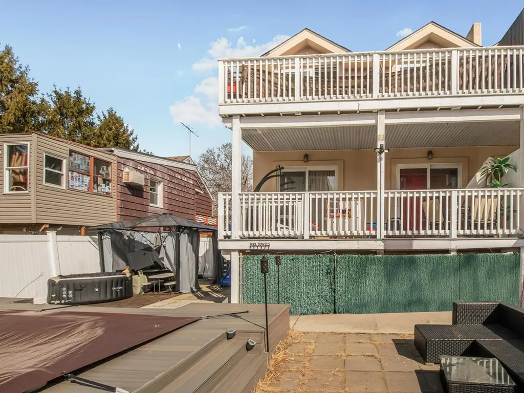 239 Hosmer Avenue Bronx NY 10465