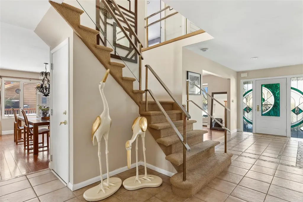 6 Ridings Road Northport NY 11768