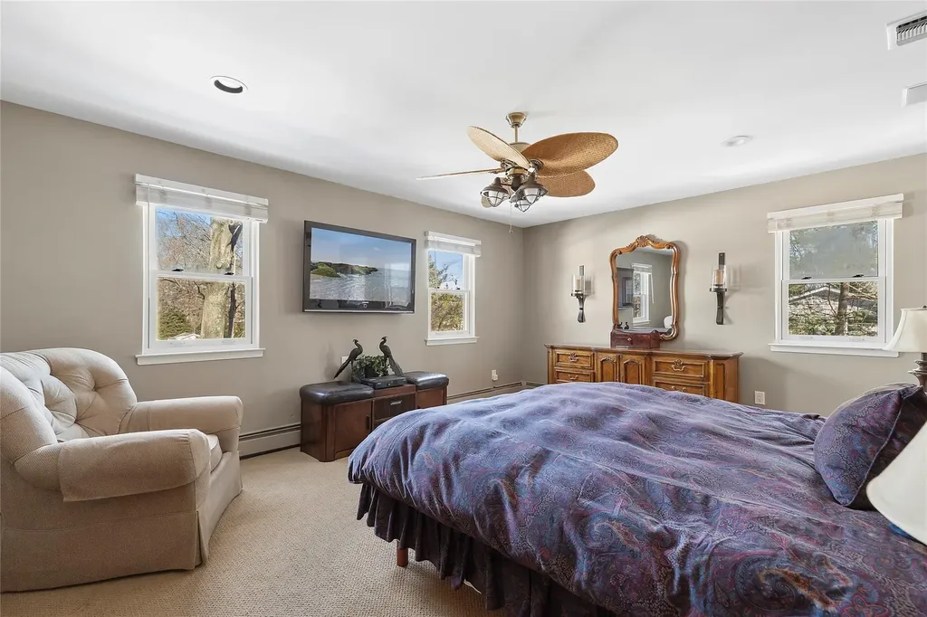 6 Ridings Road Northport NY 11768
