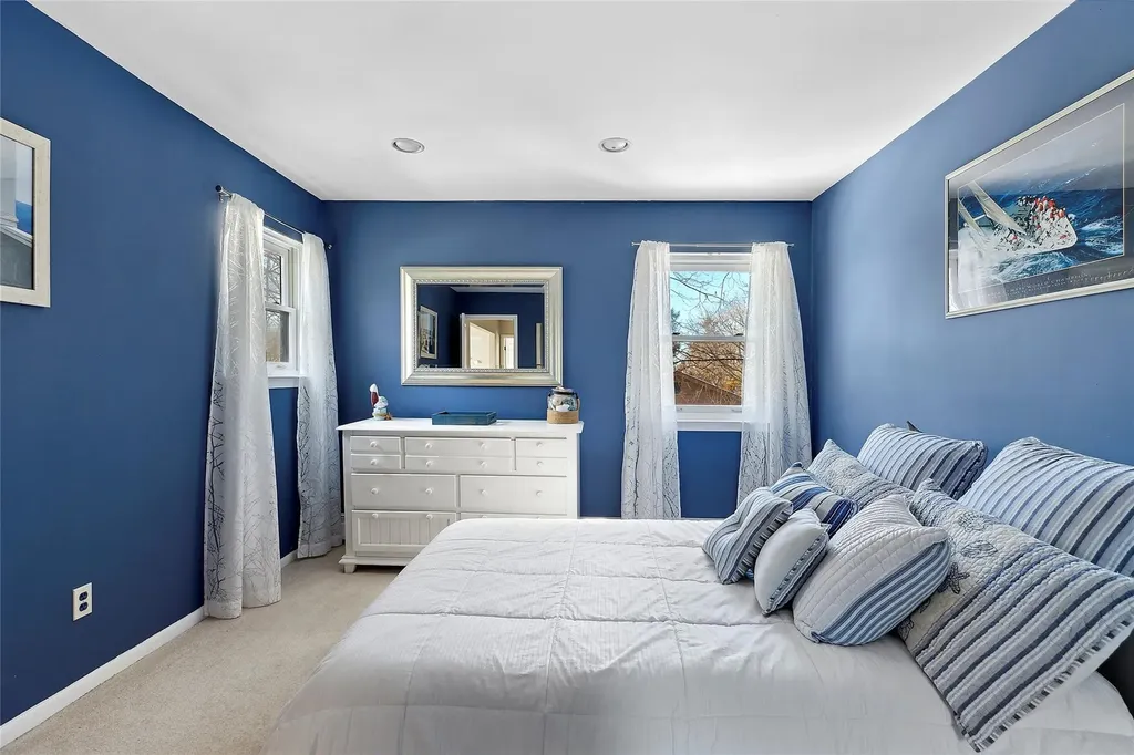 6 Ridings Road Northport NY 11768