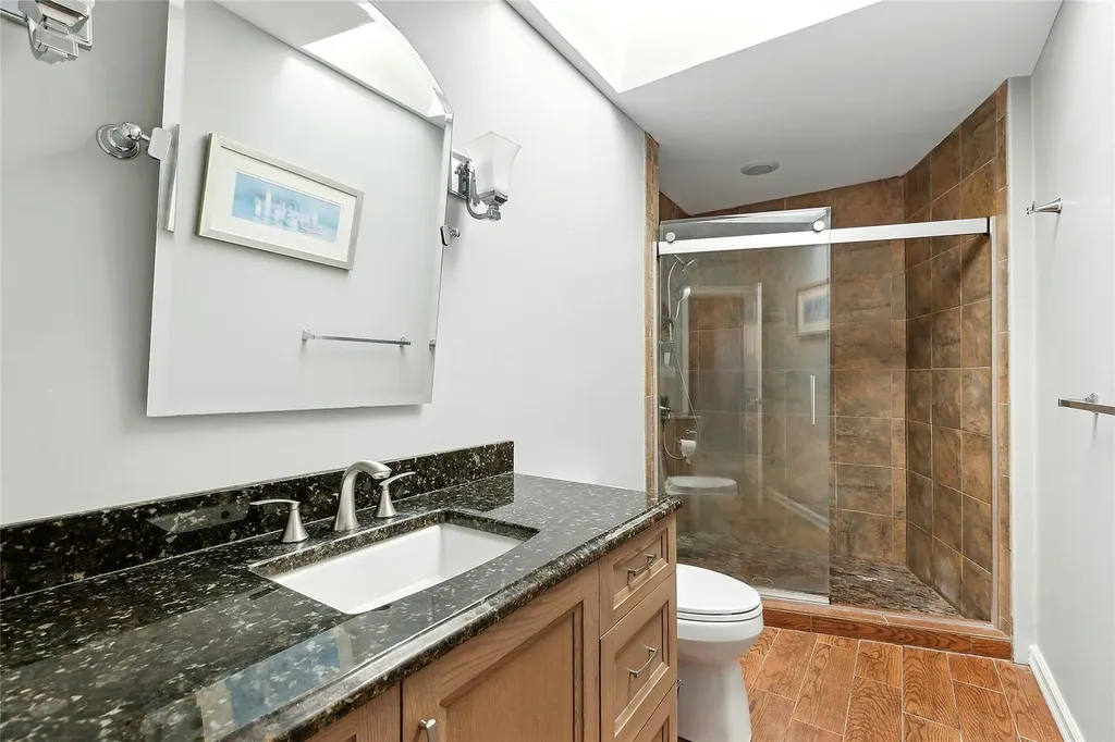 6 Ridings Road Northport NY 11768