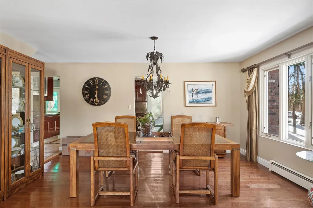 6 Ridings Road Northport NY 11768