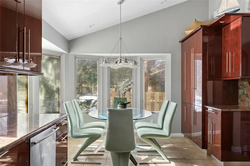 6 Ridings Road Northport NY 11768