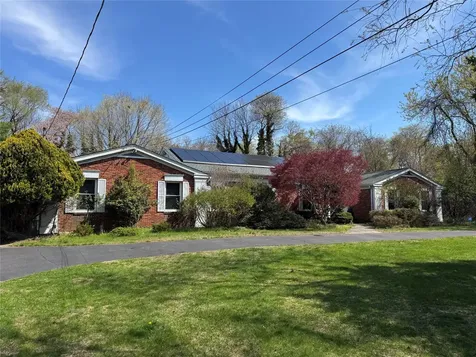 15 Cemetery Lane Setauket NY 11733