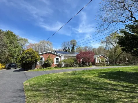 15 Cemetery Lane Setauket NY 11733