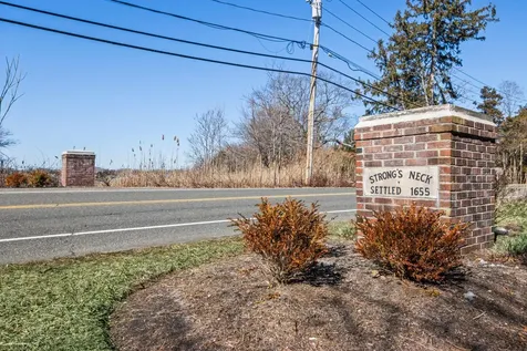 15 Cemetery Lane Setauket NY 11733