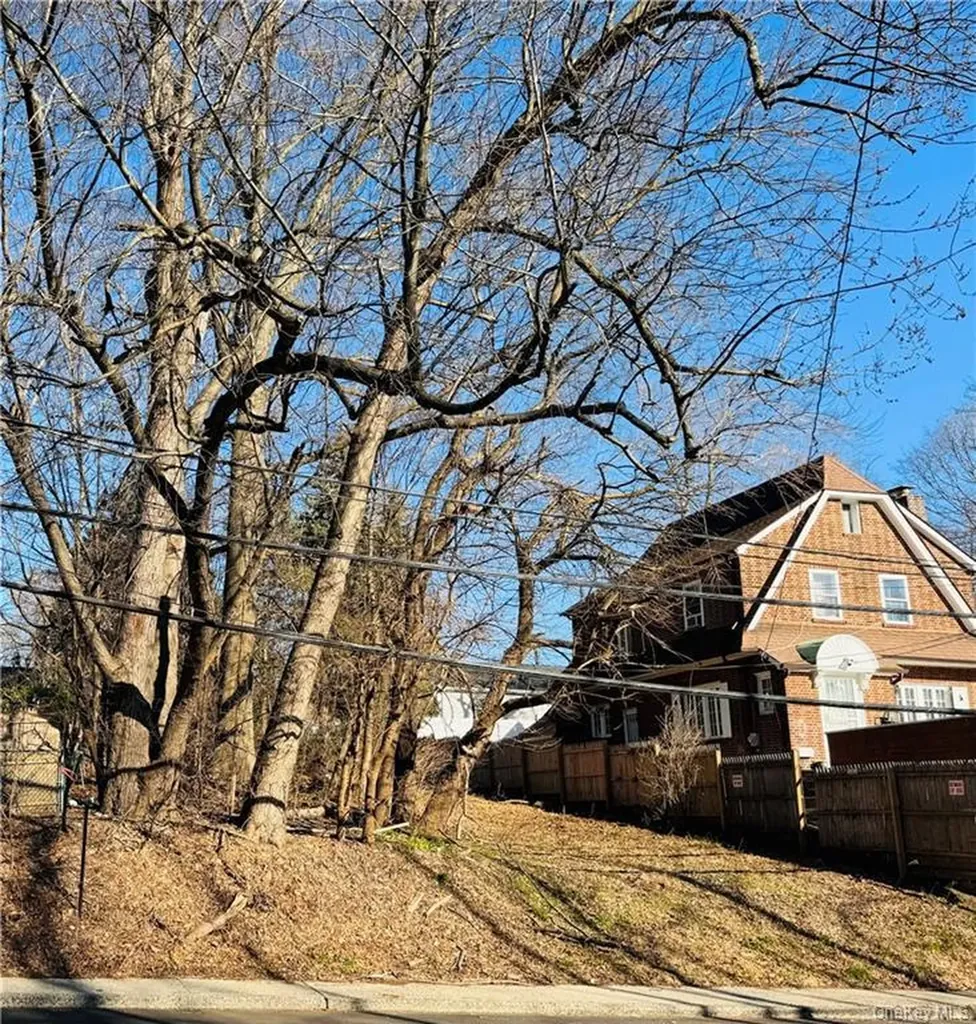 824 Saw Mill River Road Yonkers NY 10710