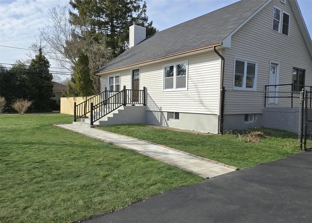 357 Twin Bark Avenue Holbrook NY 11741