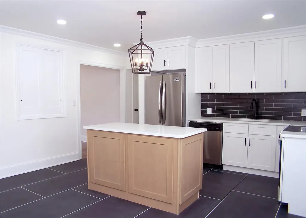 357 Twin Bark Avenue Holbrook NY 11741