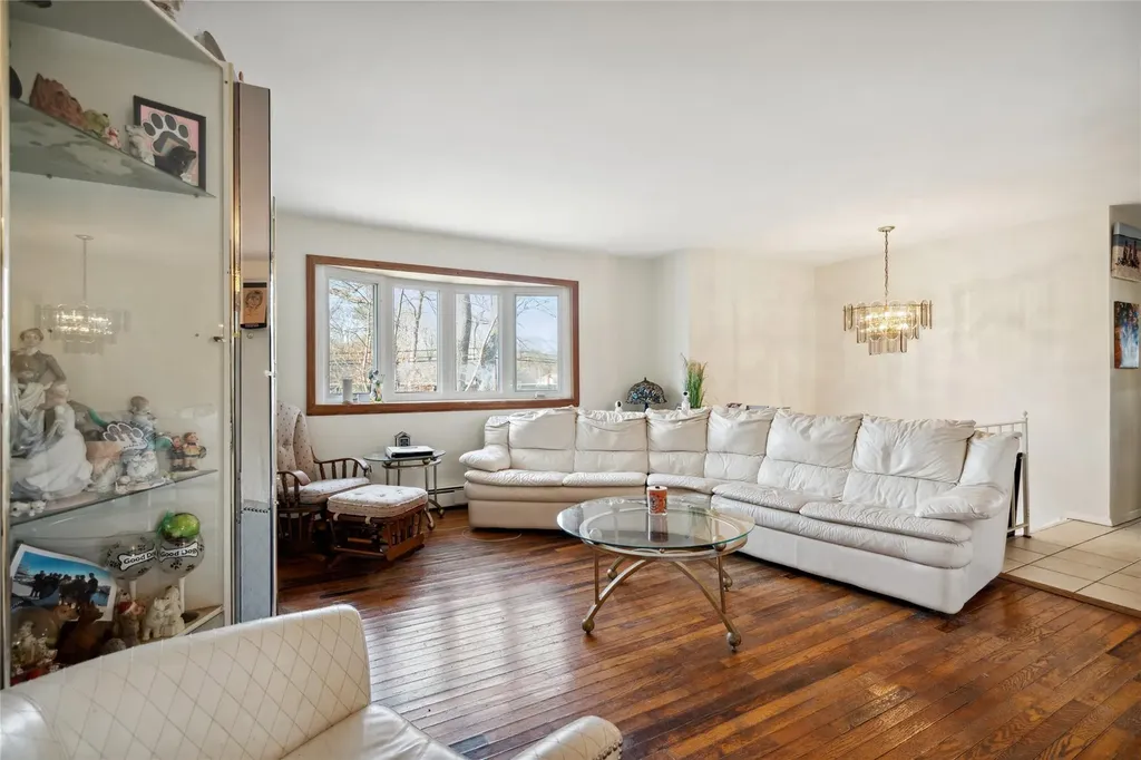 29 17th Avenue Ronkonkoma NY 11779