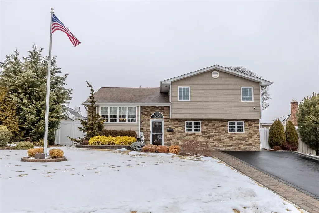 2 Fairview Lane Plainview NY 11803