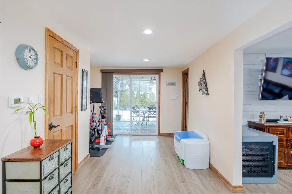 2 Fairview Lane Plainview NY 11803