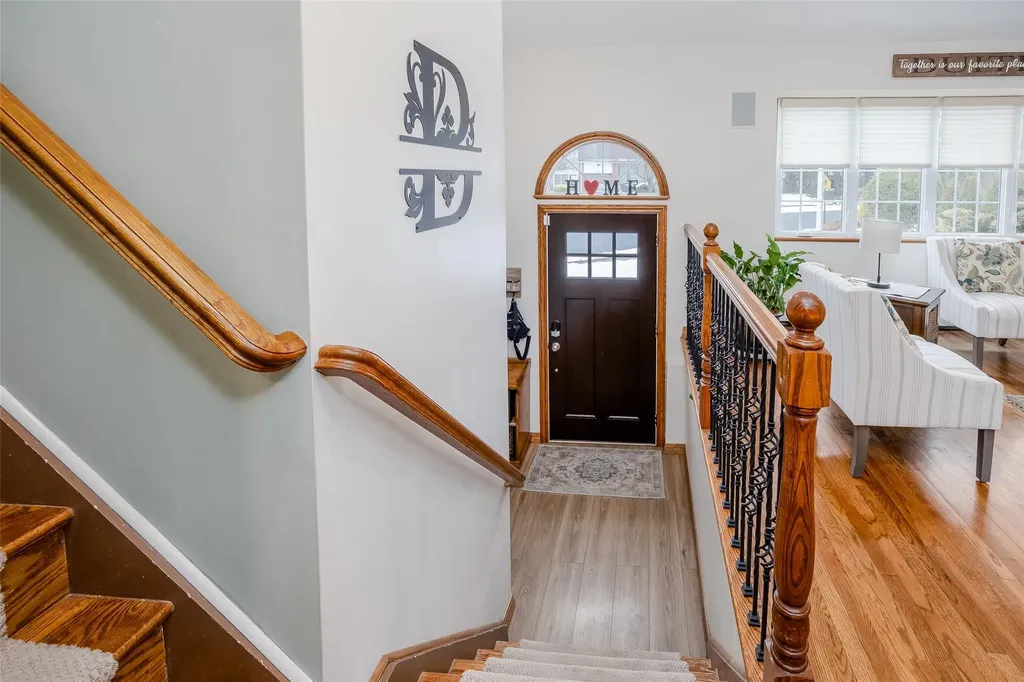 2 Fairview Lane Plainview NY 11803