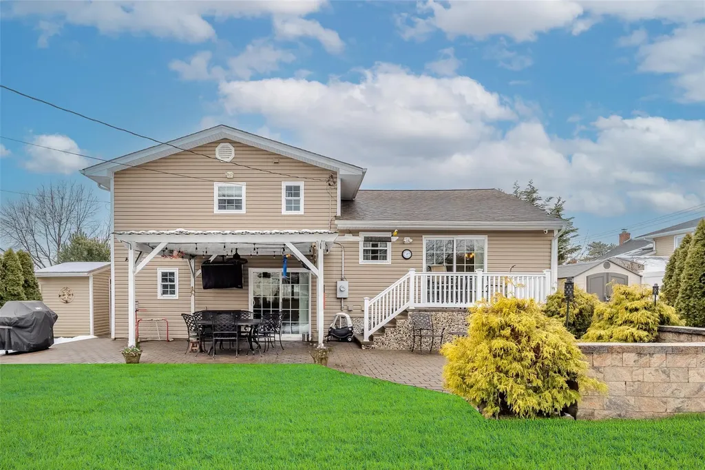 2 Fairview Lane Plainview NY 11803