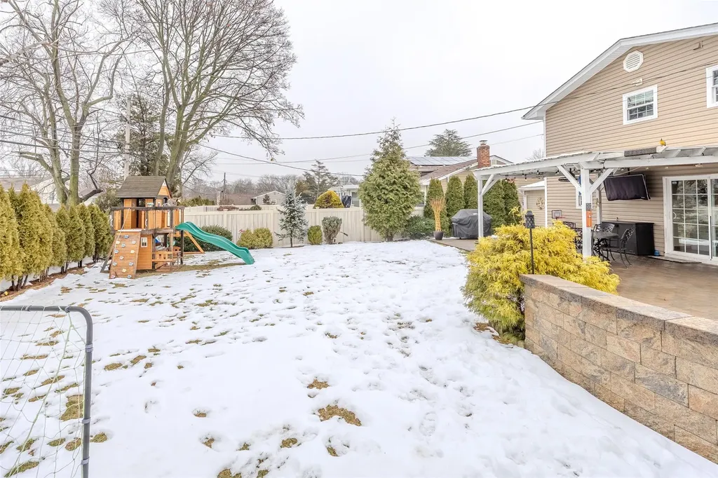 2 Fairview Lane Plainview NY 11803