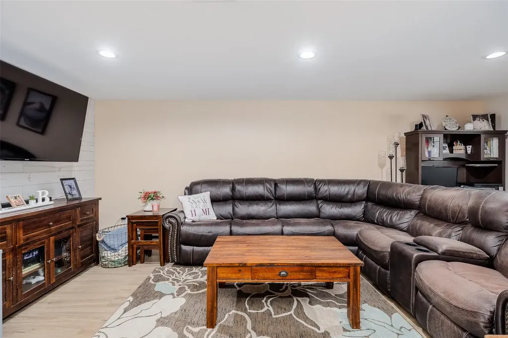 2 Fairview Lane Plainview NY 11803