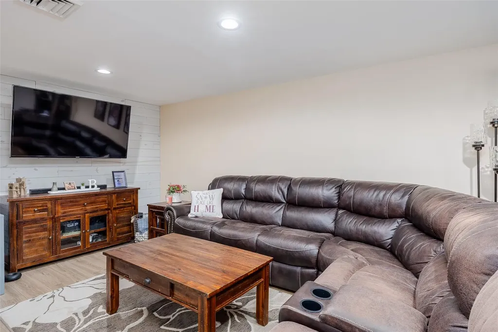 2 Fairview Lane Plainview NY 11803