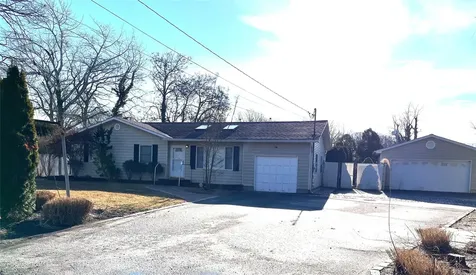 52 Parkwood Drive Mastic Beach NY 11951
