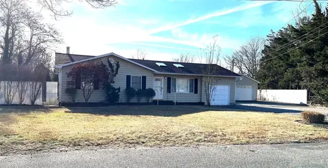52 Parkwood Drive Mastic Beach NY 11951