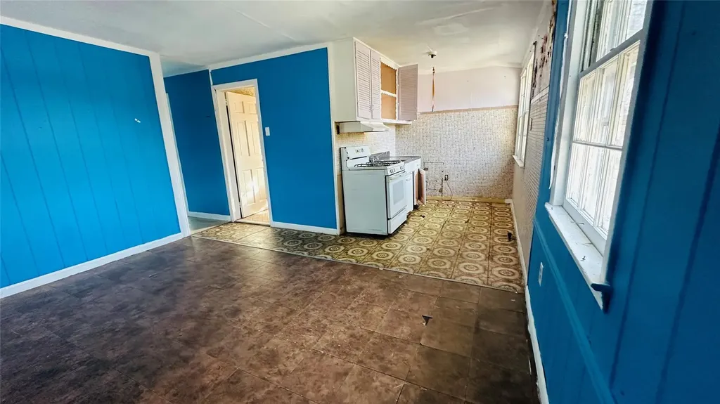 141 Oak Avenue Hempstead NY 11550