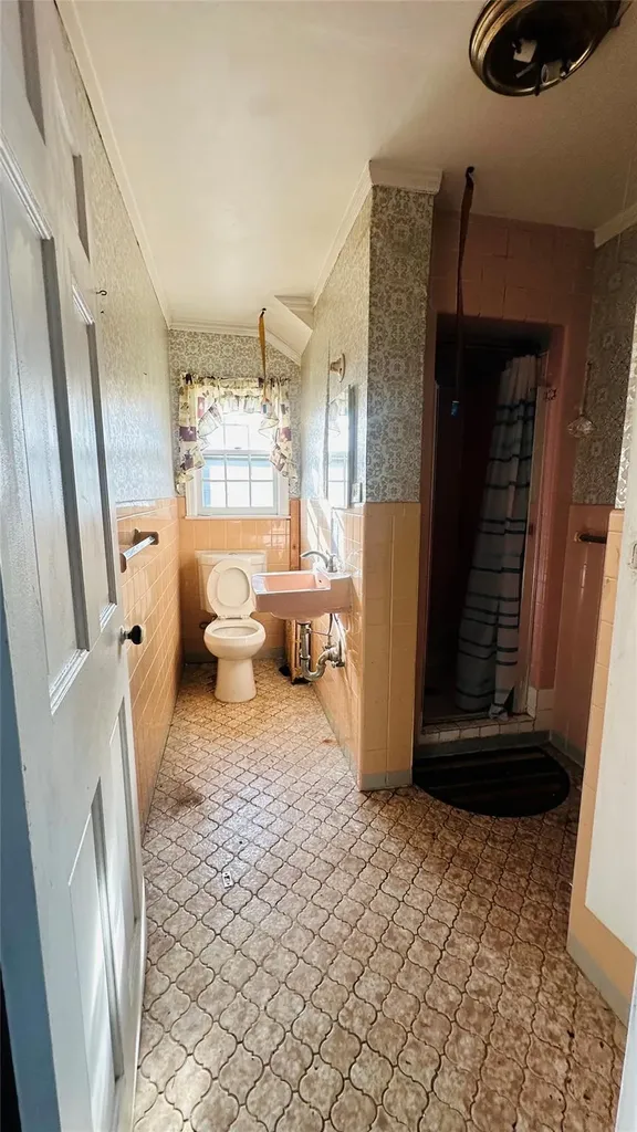 141 Oak Avenue Hempstead NY 11550